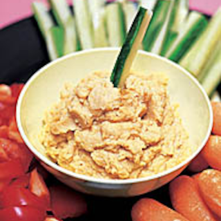 Hummus ja naposteluvihannekset