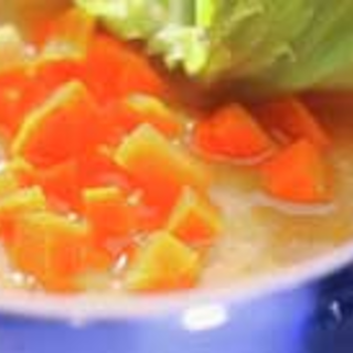 Pehmeä porkkanasosekeitto
