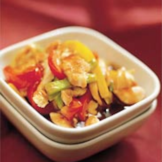 Pekingin hapanimelää broileria