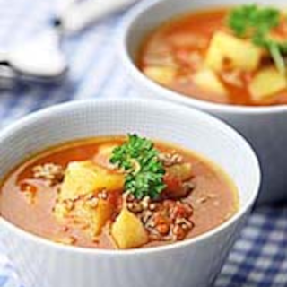Sakea jauheliha-currykeitto