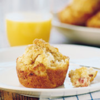 Pekoni-sipulimuffinit