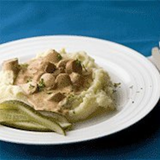 Helppo nakkikastike