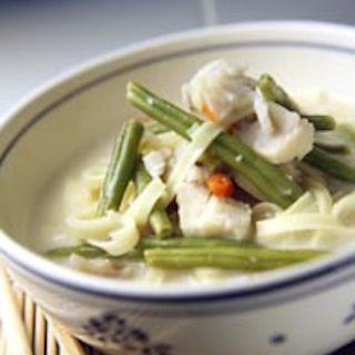 Kaukoidän kalakeitto