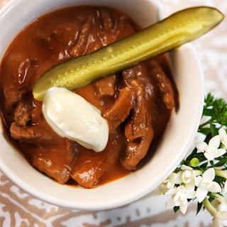 Juhlavampi stroganov naudan fileestä