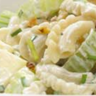 Pastasalaatti Waldorfin tapaan