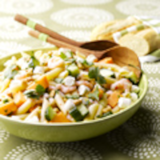 Katkarapu-pastasalaatti