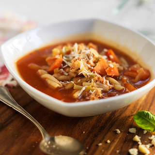 Minestronekeitto kananpojasta