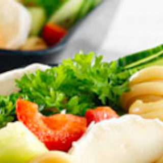 Feta-pastasalaatti