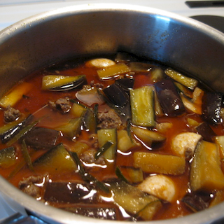 Punainen currykastike